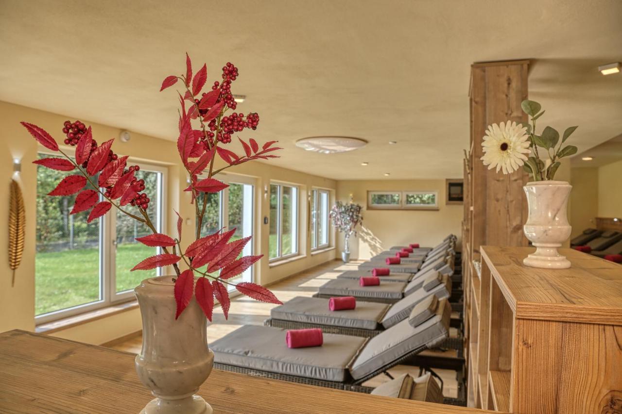 Wellnesshotel Deine Auszeit, Adults Only Achslach ภายนอก รูปภาพ