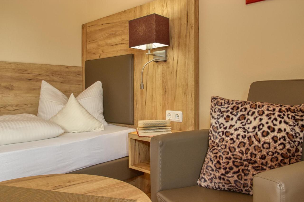 Wellnesshotel Deine Auszeit, Adults Only Achslach ภายนอก รูปภาพ