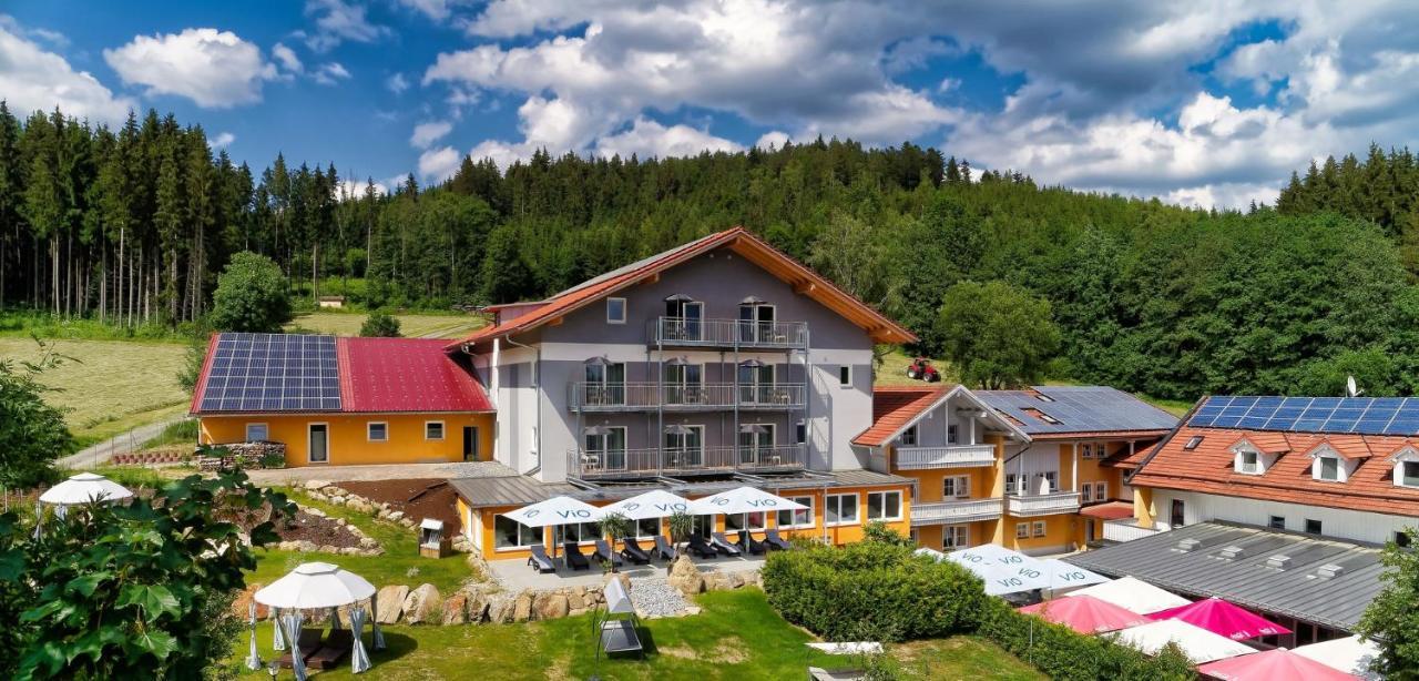 Wellnesshotel Deine Auszeit, Adults Only Achslach ภายนอก รูปภาพ
