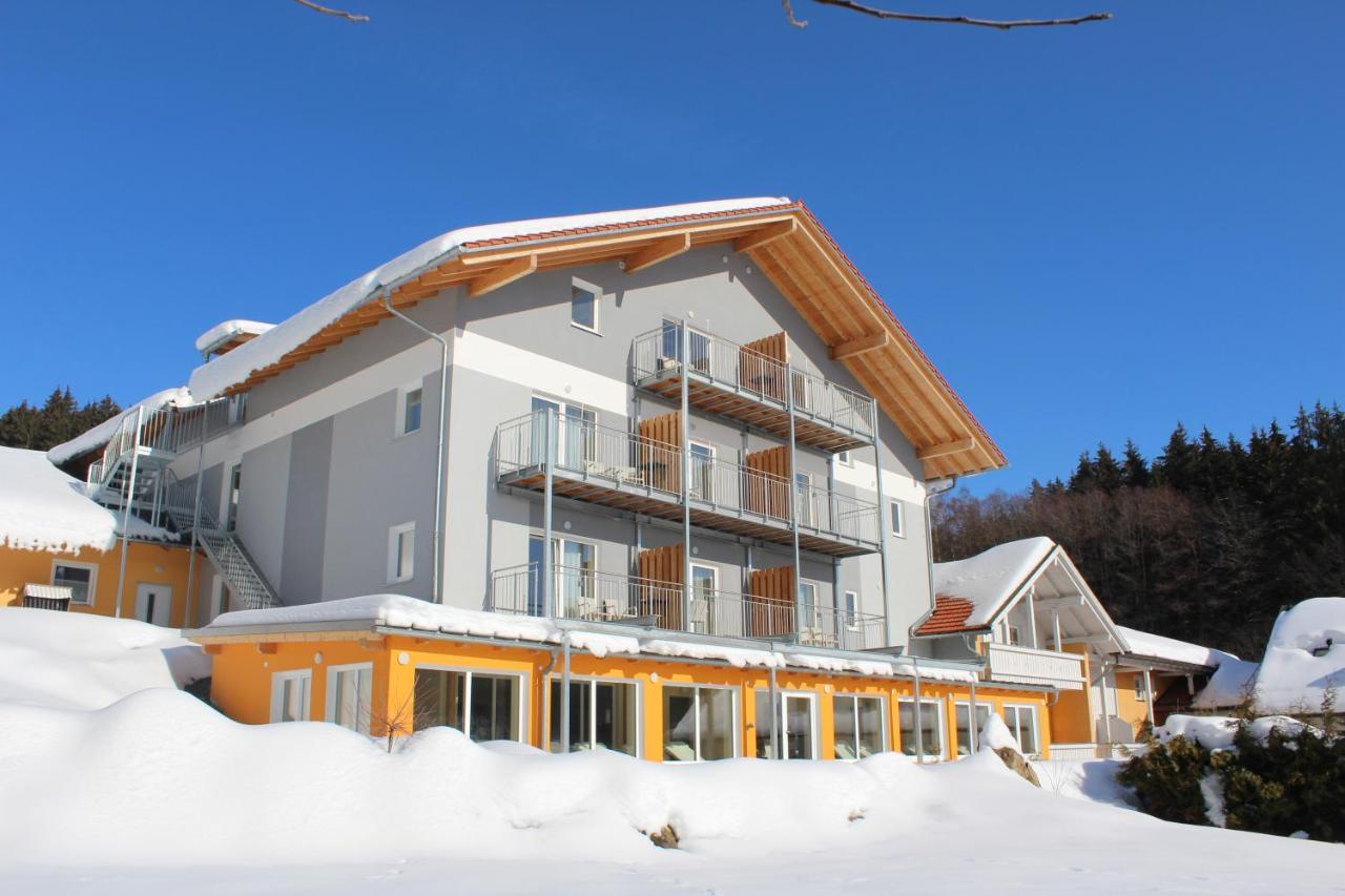 Wellnesshotel Deine Auszeit, Adults Only Achslach ภายนอก รูปภาพ
